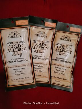 Aches + Pains Cold & Allergy Mineral Bath Soak - Cream and Black